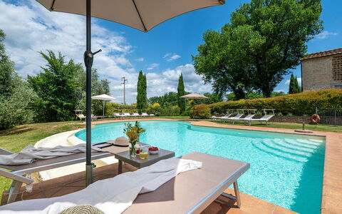 Podere Sant'Eugenio 14: Svømmepøl, Udvej, Udendørs Møbler, Have, Eco Hotel, Liggestol, Thermae, Udendørs Bord, Landscaping, Gårdsplads