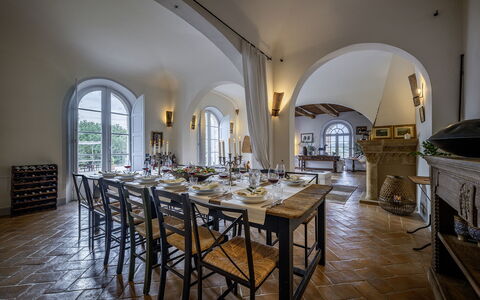 Podere Vernine di Sotto 14: Møbel, Indretning, Bord, Stol, Køkken & Spisebord, Spisestue, Gulvbelægning, Loft, Værelse, Glas