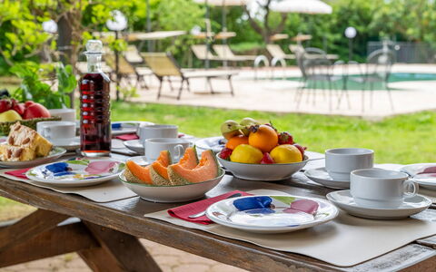Sangiovese 14: Bordservice, Serveware, Bord, Mad, Tallerkner, Møbel, Drinkware, Plade, Dug, Frugt