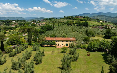 Villa Collegigliato 8: Landskab, Land Lot, Almindeligt, Landdistrikt, Estate, Hill Station, Eng, Pasture, Landsby, Stuehus