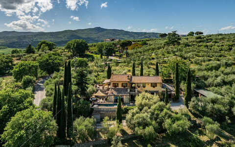 Colle Calzolaro 8: Busk, Landskab, Estate, Landscaping, Chaparral, Bjerglandsby, Villa