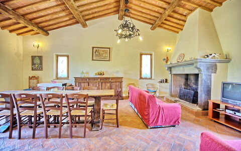 Poggio Conca: Værelse, Ejendom, Bygning, Møbel, Indretning, Loft, Hus, Etage, Ejendom, Estate