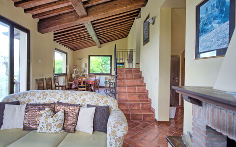 Villa Ulivi: Ejendom, Azure, Træ, Indretning, Bygning, Stol, Bord, Gulvbelægning, Arkitektur, Stue