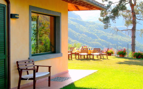 Villa Saida: Natur, Ejendom, Naturlige Landskab, Hus, Værelse, Hjem, Veranda, Bygning, Indretning, Væg