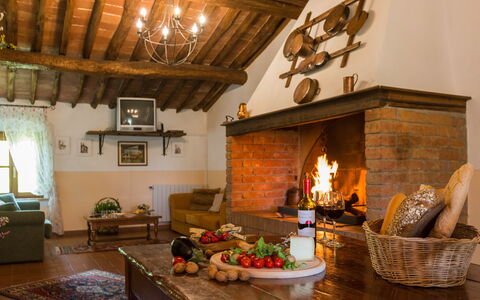 Montelopio: Hearth, Værelse, Stue, Ildsted, Ejendom, Indretning, Bygning, Møbel, Hus, Hjem