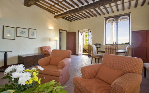 La Loggia 13: Værelse, Ejendom, Bygning, Indretning, Møbel, Stue, Loft, Ejendom, Hus, Suite