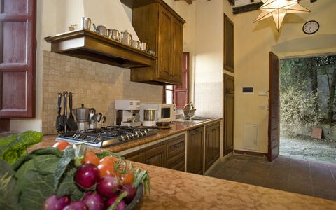 La Loggia 13: Countertop, Værelse, Ejendom, Bygning, Hus, Møbel, Indretning, Etage, Køkken, Hjem