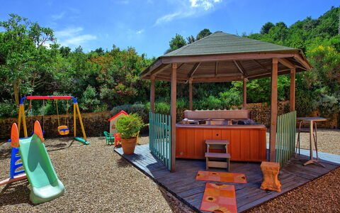 Casa Scopeti: Offentlige Rum, Fritid, Legeplads, Hus, Træ, Backyard, Tag, Ejendom, Skygge, Værelse