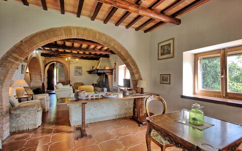 Casale Giulio: Værelse, Ejendom, Bygning, Indretning, Møbel, Loft, Hus, Stue, Arch, Etage