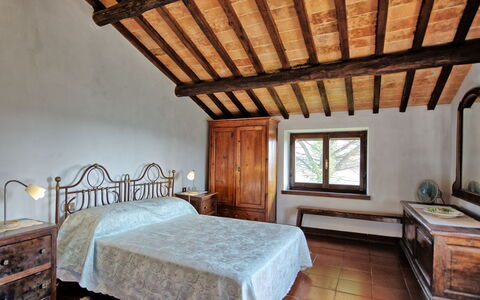 Casale Giulio: Soveværelse, Værelse, Ejendom, Møbel, Seng, Loft, Bygning, Bed Frame, Indretning, Hus
