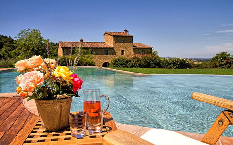 Villa Petrognano: Ejendom, Vand, Ferie, Estate, Sommer, Udvej, Ejendom, Hus, Flod, Landskab