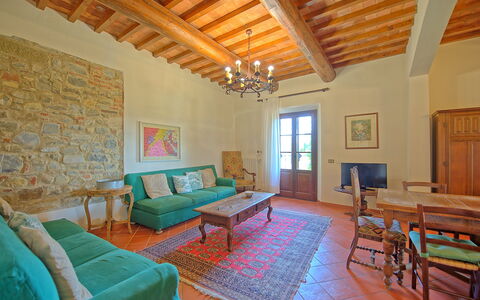 Il Frantoio: Værelse, Ejendom, Møbel, Bygning, Indretning, Hus, Ejendom, Stue, Loft, Bord