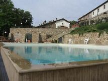 View of Borgo la Fratta from swimming pool