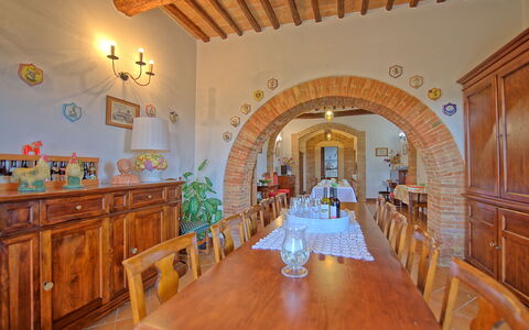 San Donnino: Ejendom, Bygning, Værelse, Ejendom, Indretning, Arkitektur, Arch, Estate, Loft, Hal