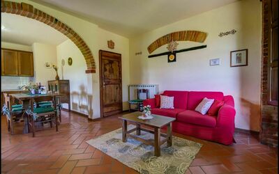 La Luna: Værelse, Ejendom, Bygning, Møbel, Indretning, Hus, Stue, Ejendom, Villa, Etage