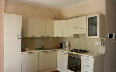 La Rocca: Ejendom, Værelse, Cabinetry, Møbel, Køkken, Indretning, Bygning, Hus, Countertop, Skab