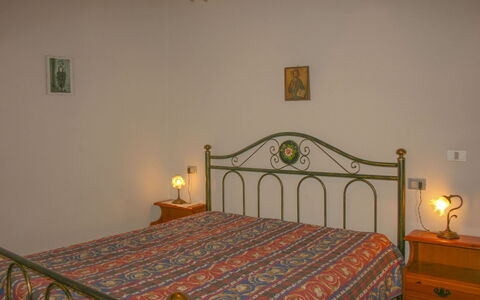 Pozzonovo: Seng, Soveværelse, Sengetøj, Møbel, Sengetøj, Sengetøj, Indretning, Bed Frame, Etage, Værelse