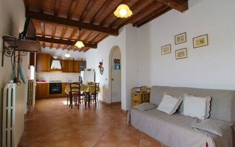 Villa Alabastro: Værelse, Ejendom, Bygning, Møbel, Etage, Loft, Indretning, Hus, Ejendom, Bjælke