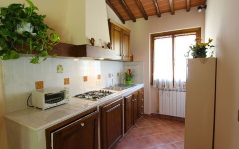 Le Balze: Ejendom, Værelse, Bygning, Møbel, Køkken, Hus, Indretning, Ejendom, Cabinetry, Etage