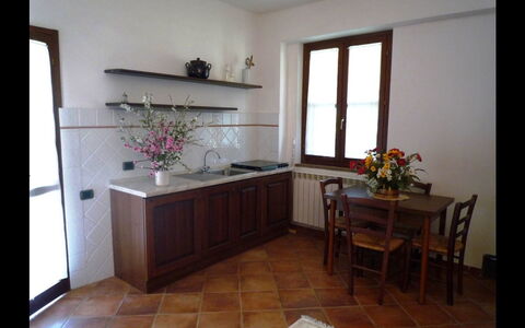 Nonno Tobia: Værelse, Ejendom, Bygning, Etage, Møbel, Hus, Indretning, Hårdttræ, Ejendom, Hjem