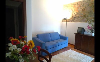 Il Fontanile: Værelse, Møbel, Stue, Ejendom, Couch, Indretning, Hus, Bygning, Bord, Ejendom