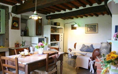 San Eusebio: Ejendom, Værelse, Bygning, Indretning, Hus, Møbel, Stue, Loft, Ejendom, Bord