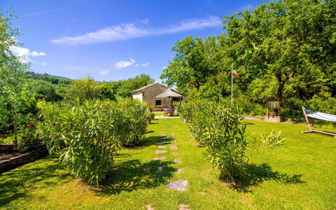 La Casa di Pino: Svømmepøl, Udvej, Have, Eco Hotel, Udendørs Møbler, Thermae, Water Feature, Skygge, Estate, Landscaping