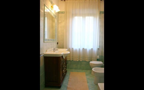 Casa Felice: Værelse, Badeværelse, Ejendom, Indretning, Møbel, Bygning, Etage, Hus, Sanitærarmatur, Arkitektur