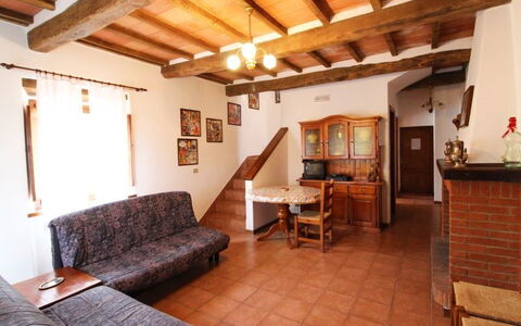 Casale Aiola: Ejendom, Værelse, Bygning, Hus, Ejendom, Loft, Møbel, Loft, Indretning, Etage