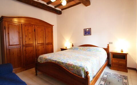 Casale Aiola: Soveværelse, Seng, Møbel, Værelse, Sengetøj, Ejendom, Bed Frame, Sengetøj, Indretning, Loft