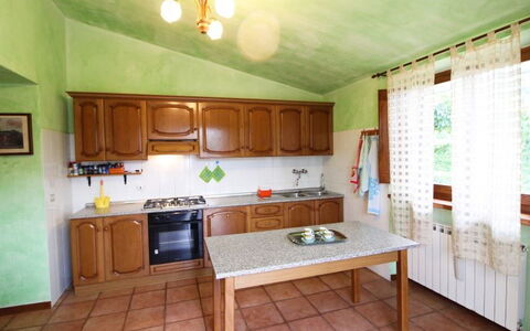 Casale Aiola: Ejendom, Værelse, Køkken, Bygning, Møbel, Hus, Indretning, Cabinetry, Ejendom, Etage