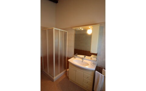 Il Viaggiolo: Ejendom, Værelse, Bygning, Badeværelse, Indretning, Møbel, Hus, Ejendom, Arkitektur, Etage