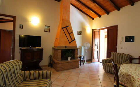 Il Viaggiolo: Værelse, Ejendom, Møbel, Bygning, Indretning, Stue, Hus, Loft, Ejendom, Bjælke