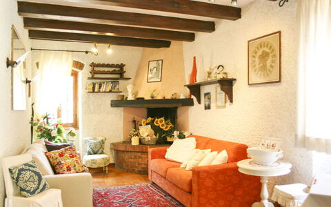 La Rogaia: Møbel, Indretning, Væg, Couch, Træ, Værelse, Gulvbelægning, Stue, Loft, Belysning