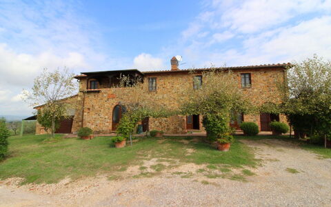Casa Bella: Sky, Plante, Himmel, Vindue, Bygning, Tækning, Træ, Hus, Land Lot, Naturlige Landskab