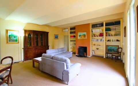 Poggio Falcone: Ejendom, Møbel, Komfort, Indretning, Stue, Gulvbelægning, Etage, Hus, Ejendom, Bygning