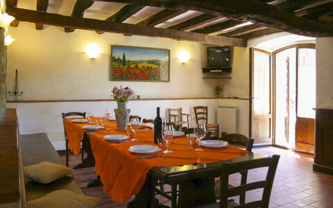 Borgo Antico: Møbel, Bord, Indretning, Loft, Spisestue, Køkken & Spisebord, Stol, Belysning, Dug, Værelse