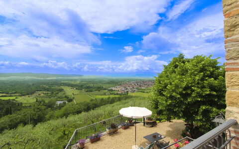 Agriturismo Arcobaleno: Horisont, Landskab, Sommer, Land Lot, Sky, Fugleperspektiv, Eng, Udendørs Møbler, Eco Hotel, Luftfotografering