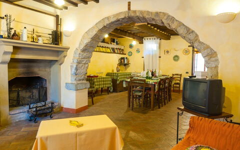 Casa la Primula: Restaurant, Bygning, Ejendom, Værelse, Gul, Indretning, Arch, Arkitektur, Hus