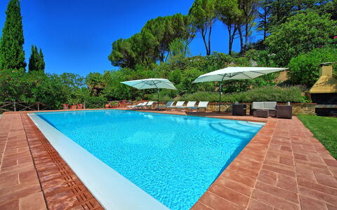 Casa Lucia: Svømmepøl, Ejendom, Ejendom, Azure, Bygning, Estate, Fritid, Hus, Ferie, Udvej