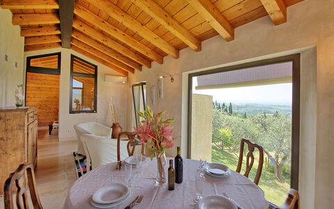 Casa Lucia: Ejendom, Værelse, Bygning, Spisestue, Hus, Ejendom, Indretning, Møbel, Bord, Loft