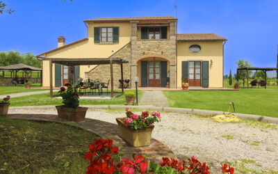 Podere Marcigliano: Have, Sommerhus, Stuehus, Skygge, Landscaping, Estate, Gård, Backyard, Stenmur, Hacienda