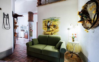 Le Crete: Værelse, Indretning, Stue, Møbel, Væg, Couch, Hus, Design, Bygning, Bord