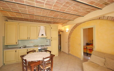 Trasimeno 1: Ejendom, Værelse, Bygning, Loft, Møbel, Indretning, Ejendom, Hus, Etage, Arkitektur