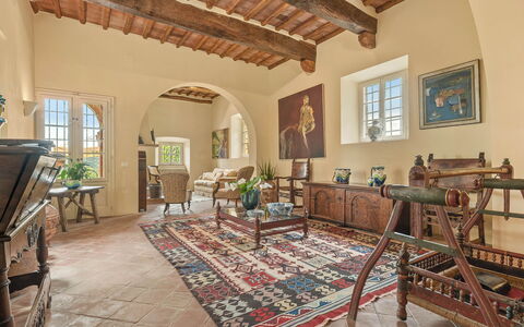 Centolivi 14: Møbel, Væg, Gulvbelægning, Indretning, Etage, Loft, Stol, Belysning, Stue, Bord