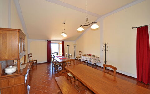 Dante: Værelse, Ejendom, Trægulve, Bygning, Hårdttræ, Etage, Laminat Gulv, Indretning, Møbel, Hus