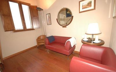 Siena: Værelse, Ejendom, Møbel, Bygning, Etage, Indretning, Stue, Hårdttræ, Hus, Ejendom