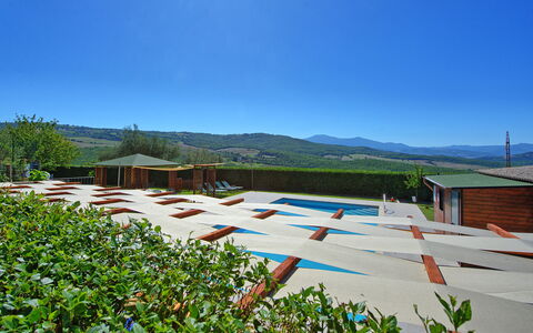 Cerretalta: Himmel, Land Lot, Tag, Landdistrikt, Ejendom, Farm, Arkitektur, Landskab, Hjem, Hus