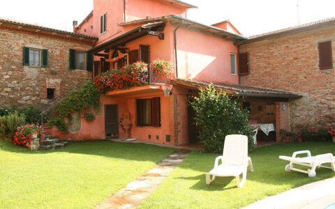 Casa Rosada: Plante, Bygning, Vindue, Ejendom, Møbel, Blomst, Hus, Belysning, Land Lot, Arkitektur