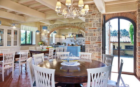 Villa Sant' Angelo: Ejendom, Bygning, Værelse, Møbel, Ejendom, Indretning, Hjem, Estate, Spisestue, Hus